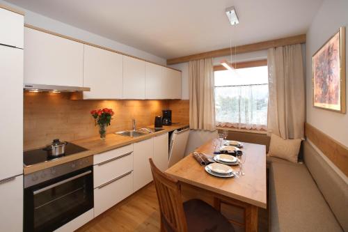 Η κουζίνα ή μικρή κουζίνα στο Appartement Lackner