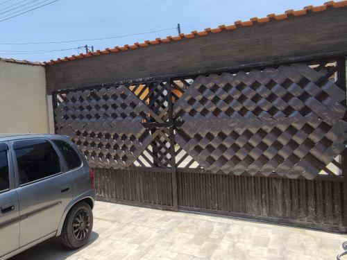 Photo de la galerie de l'établissement Piscina e Churrasqueira - 8 minuto a pé da Praia, à Mongaguá
