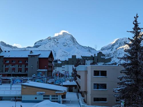 STUDIO pied des pistes et commerces