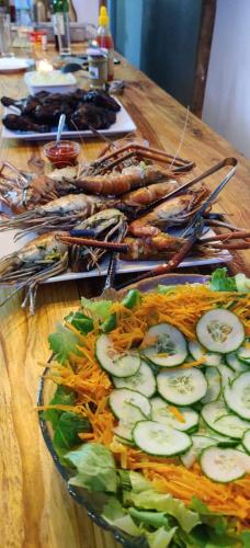 ゲストハウスの敷地内または近くでの食事または食べ物