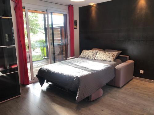 Studio terrasse proche parc technologique