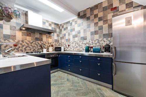 Кухня или мини-кухня в Pandora House
