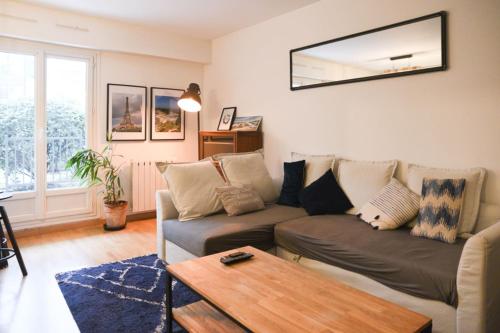 Well-located love nest in Levallois-Perret