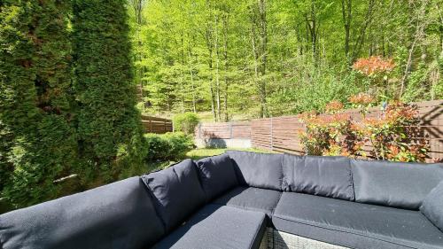 Quaint Townhome w Forest View