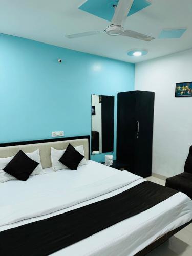 SAFFRON HOTEL & RESTRO – Photos 2
