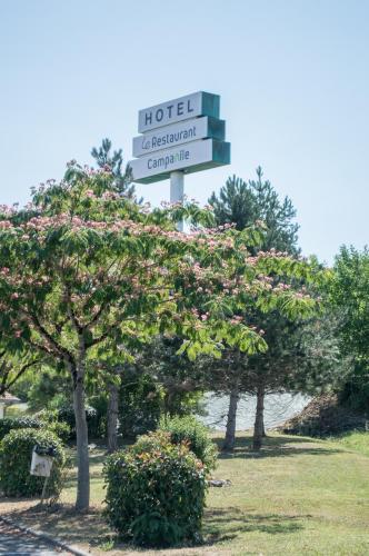 a sign for a hotel and extension camp site at Campanile Villeneuve-Sur-Lot in Pujols Lot et Garonne