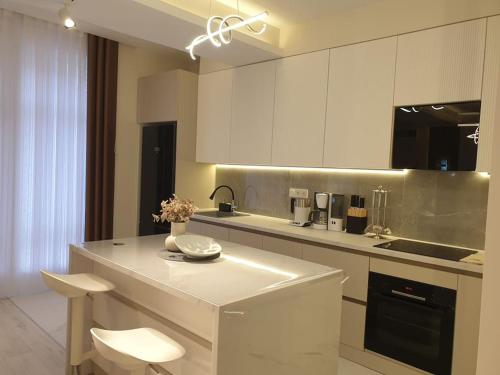 City Outside, Tranquility Inside