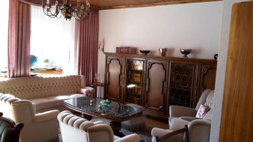 Ruang duduk di Mosel View Old Town Apartments