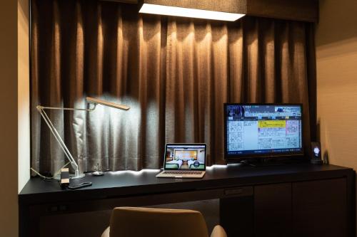 Televisyen dan/atau pusat hiburan di Hotel Wing International Premium Tokyo Yotsuya