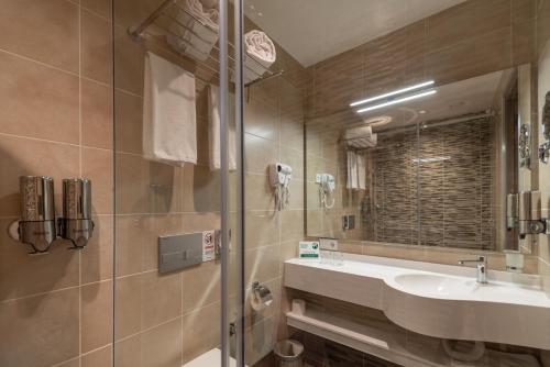 Hayasa Hotel Yerevanにあるバスルーム