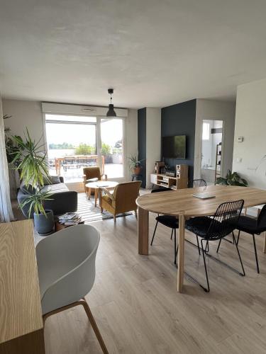 Ruang duduk di IMMODREAMS - L'Attik with lake views and 80m2 terrace