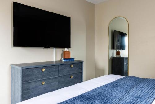 Televisyen dan/atau pusat hiburan di Maple Heights Bliss - Unit 12