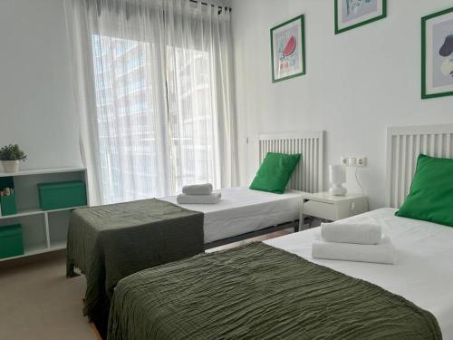 CALA ALTA modern apartment photo 3