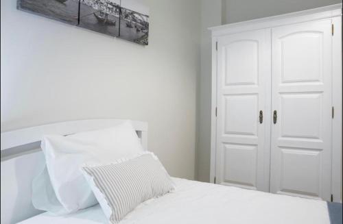 Belas Artes Apartment by LovelyStay
