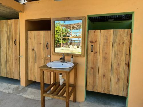 TV a/nebo společenská místnost v ubytování Buen Hombre Kite School with Accommodations