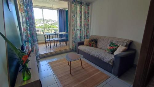 Μια τηλεόραση ή/και κέντρο ψυχαγωγίας στο Les Franciseas