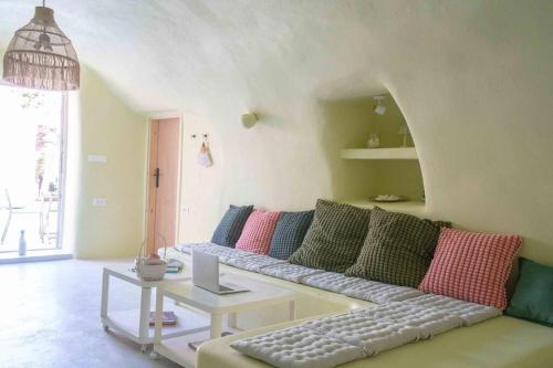 Santorini Oasis- Cave House