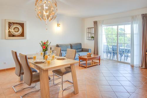 Villa Periquito 2BD Pool Fast WiFi AC Garden