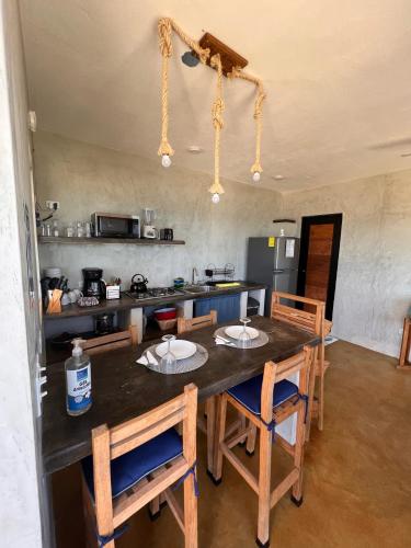 Una cocina o cocineta en Beach Front Lofts, La Ventana