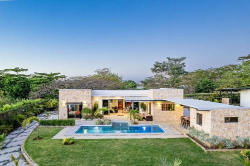 Casa Jasmine, Elegante casa privada de lujo a minutos del mar, Tamarindo