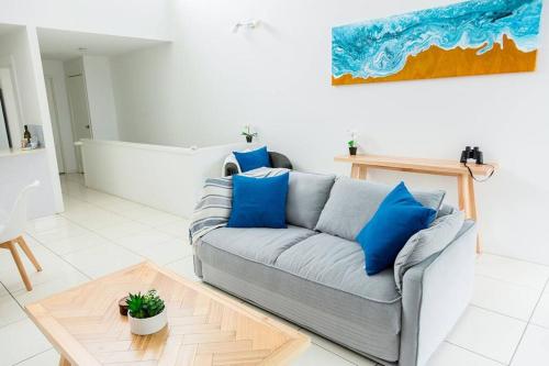Χώρος καθιστικού στο Spinnaker Waters - Entire 2 Bedroom Apartment at Sandstone Point