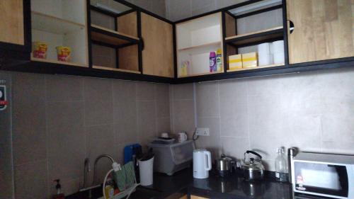 Dapur atau dapur kecil di Geo Condo Homestay Kota Kemuning Bukit Rimau