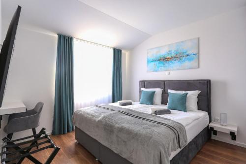 Ένα ή περισσότερα κρεβάτια σε δωμάτιο στο Villa Privdate (heated pool & free bikes)