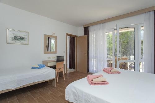 Gallery image of Apartments Villa Maris in Lumbarda