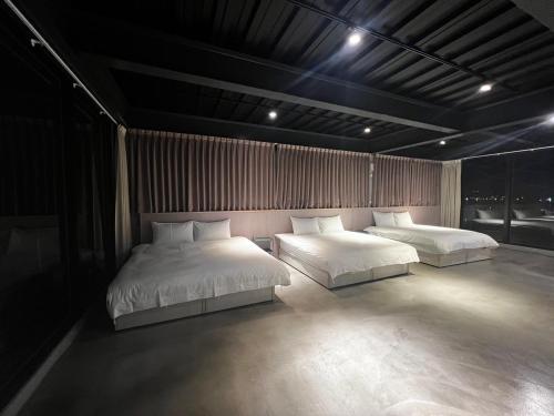 員山郷にある嵐羽蒔光の部屋にベッドが2つある寝室