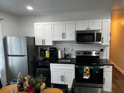 Gambar di galeri bagi 3bd 1bath Home away from home with luxury di Philadelphia