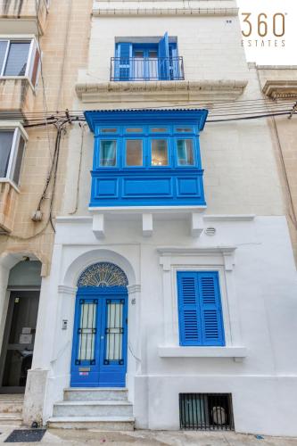 An amazing 2BR home with a special private rooftop by 360 Estates