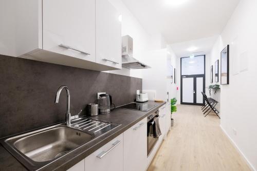 Central City Style Rooms by Home2
