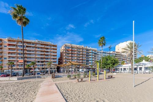 797 HOLIDAY RENTALS- Renovado piso en el paseo maritimo fuengirola