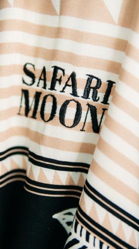Gambar di galeri bagi Safari Moon Luxury Bush Lodge di Hoedspruit