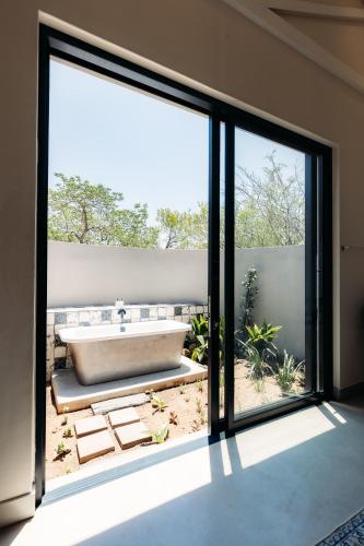 Gambar di galeri bagi Safari Moon Luxury Bush Lodge di Hoedspruit