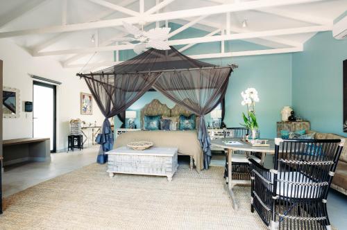 Ruang duduk di Safari Moon Luxury Bush Lodge