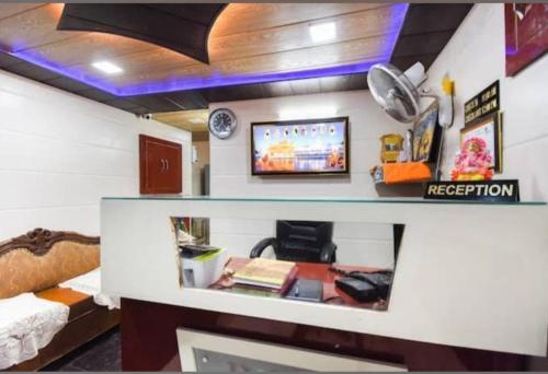 TV a/nebo společenská místnost v ubytování Deep Guest House