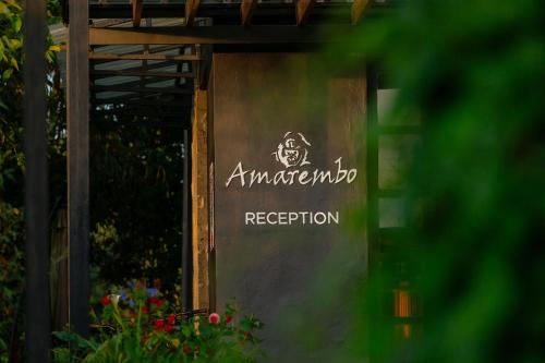 Sijil, anugerah, tanda atau dokumen lain yang dipamerkan di Amarembo by Touch Down