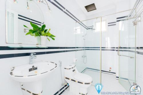 Bathroom sa Villa ĐĂNG KHOA Hồ Bơi KHU BIỆT THỰ Phương Nam