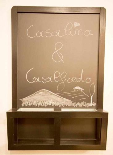 a sign that says scotland and soasted in a mirror at CasAlfredo Appartamento in Santa Croce sullʼ Arno