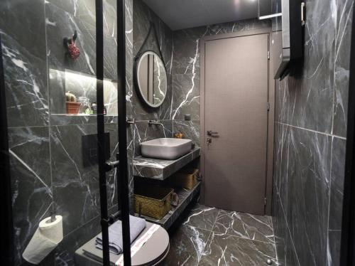 Luxury apt for Friends & Family, at Mitropoleos