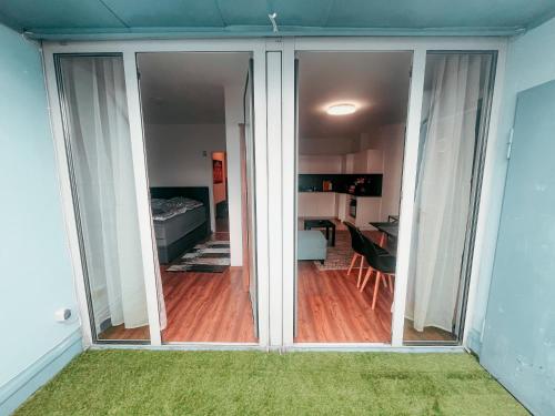 Vienna Shopping Center 3 Apartment
