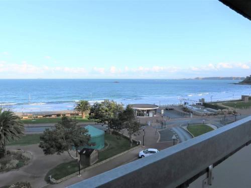 Appartement à Perros-Guirec avec Vue Panoramique, Terrasse et Parking Privé - FR-1-368-271