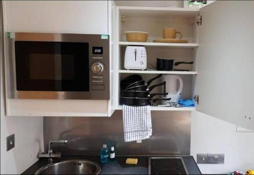 Kjøkken eller kjøkkenkrok på Affordable Flats - Derby City Centre