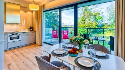 Rezydencja Niechorze 209 z 2 sypialniami, 2 łazienkami, z Basenem, Sauną, Jacuzzi, przy samej PLAŻY - 5D Apartments