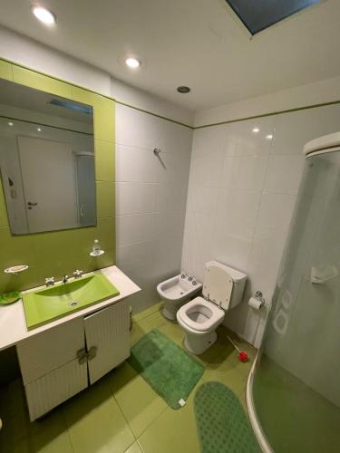 Hermosa casa con jardín y piscina