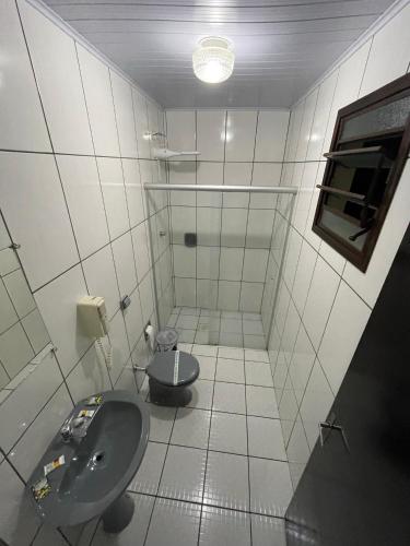 Bilik mandi di Free Way Motel