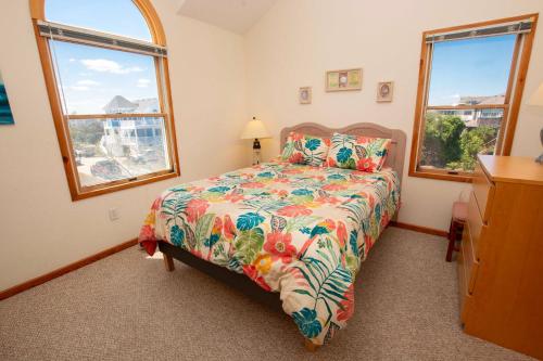 Postel nebo postele na pokoji v ubytování Oceanside, Private Pool, Hot Tub, Pool Table, WC817, Dancin' Dolphin