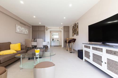 2-Br apartment 2 minutes from the beach parking