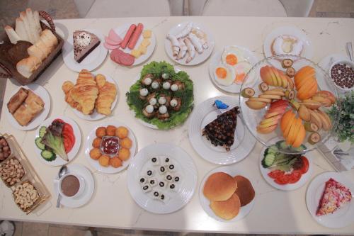 Jídlo v hotelu nebo okolí